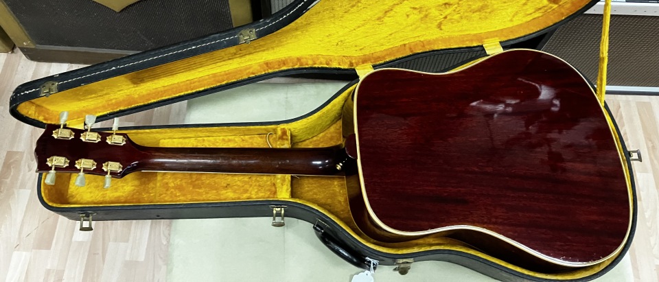 1963 Gibson Hummingbird