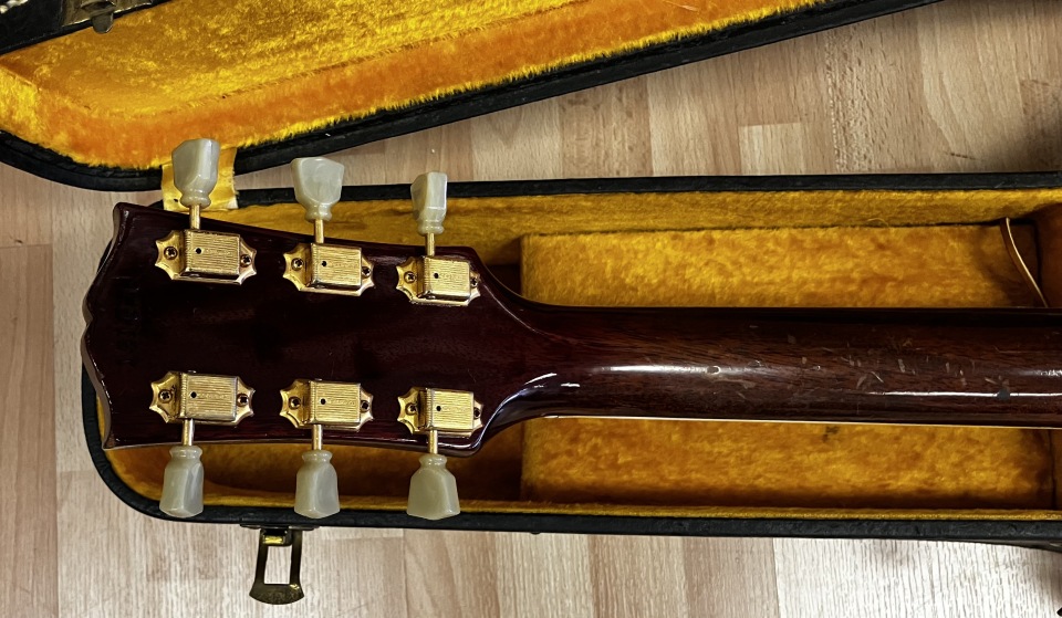 1963 Gibson Hummingbird